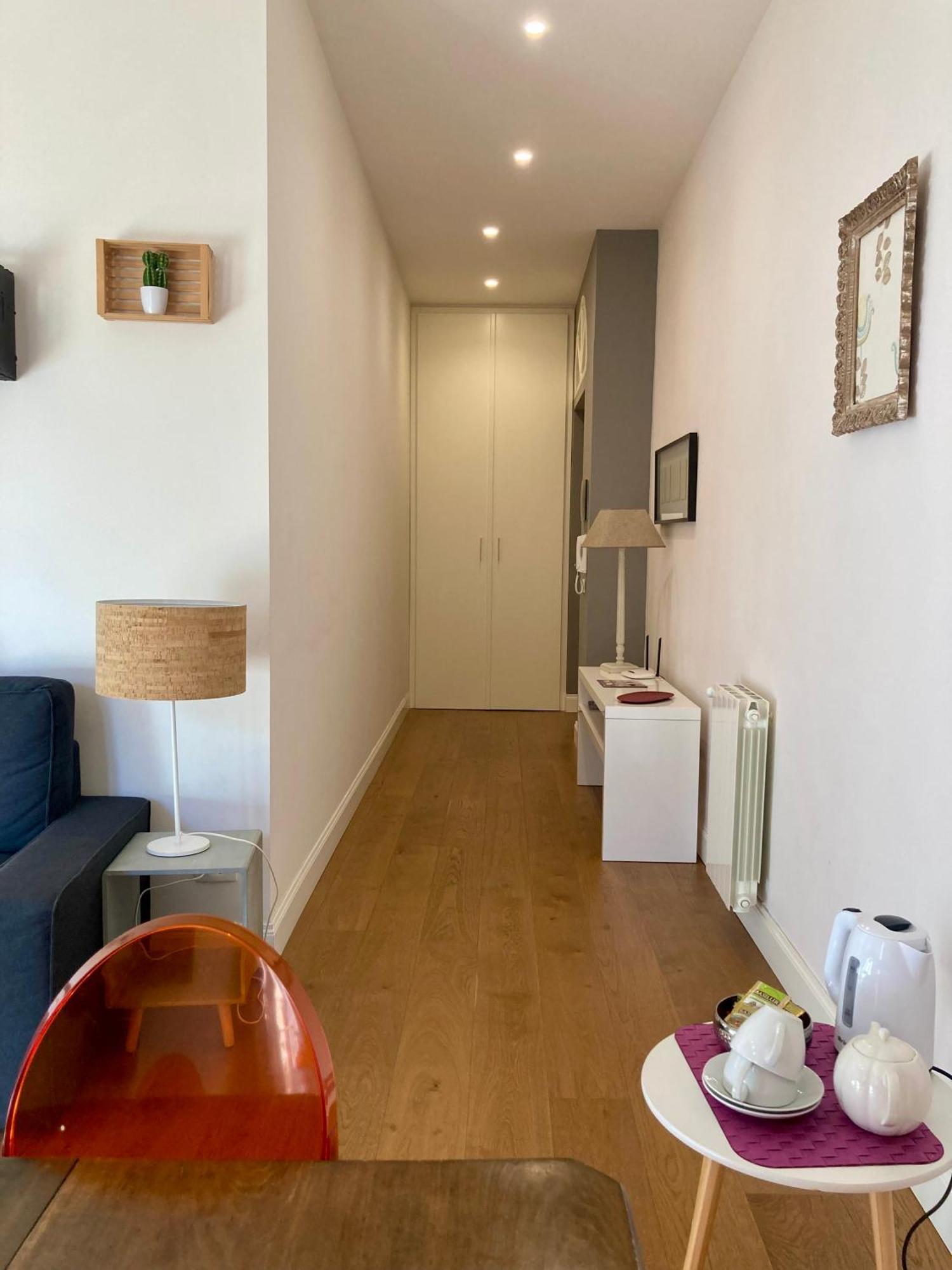Apartment Flat - With Private Parking